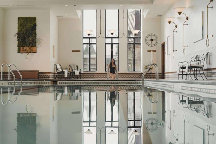 Indoor spa tub